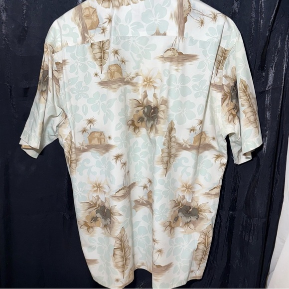 3/$20  Casual Cream and Brown Button Down Shirt with Vintage Floral Design - Picture 7 of 8